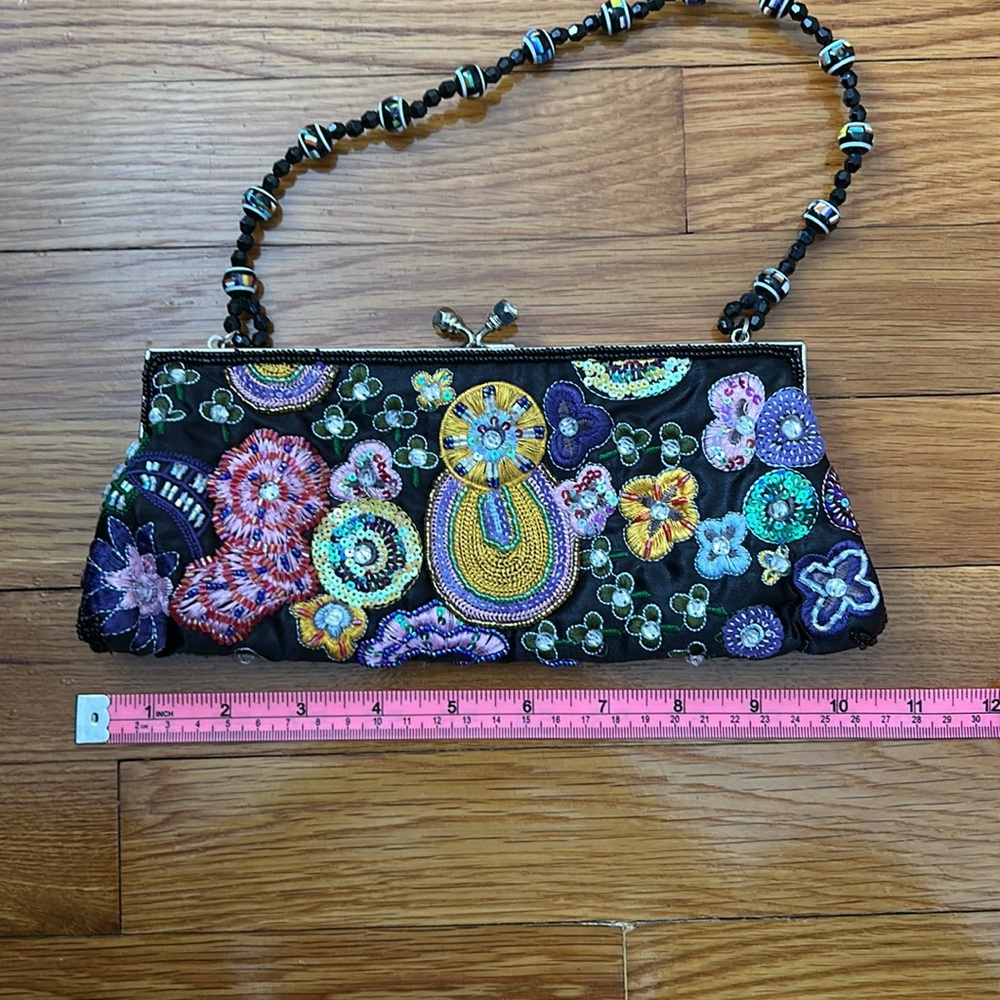 Beaded & Sequin Clutch - Picture 6 of 9